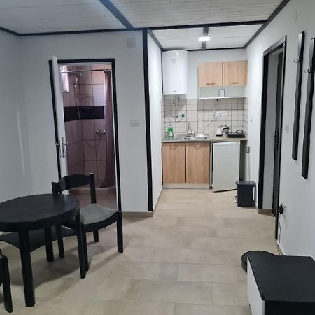 Ferienwohnung Gabriela Sremska Mitrovica Exterior foto
